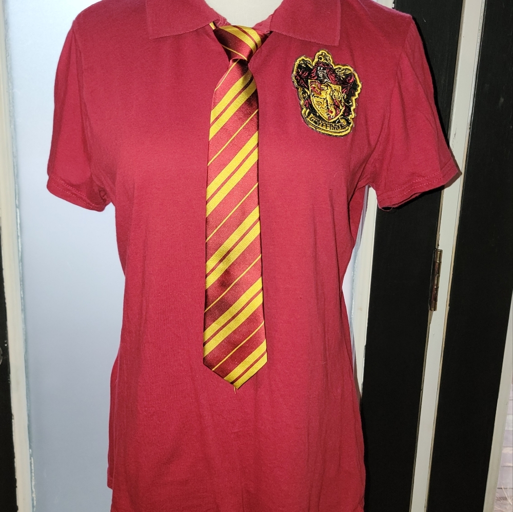 Xl Gryffindor polo with tie
